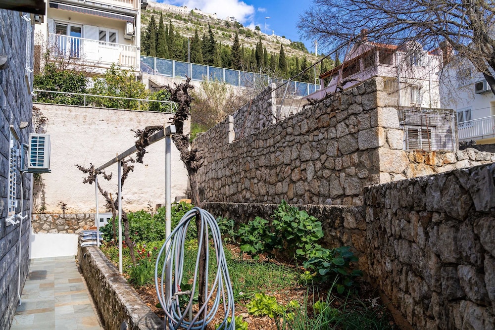 Apartman Debos
