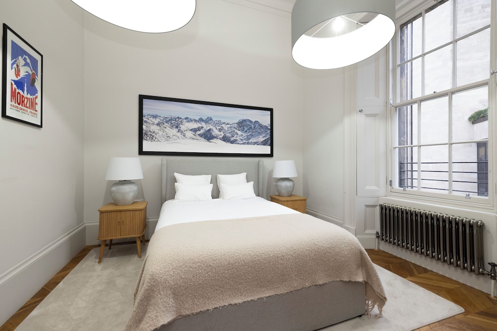 Modern studio in Edinburgh West End