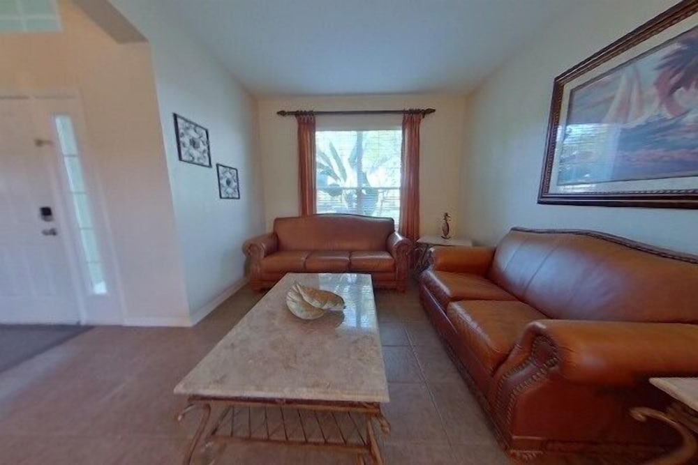 6 Bed 5.5 Bath Mins Away From Disney In Gated Comm 6 Bedroom Villa by Redawning - Image 5