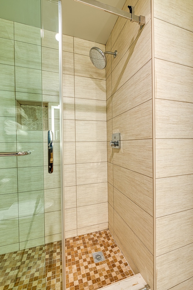 Hotel Lexen - Newhall - Property Image 4