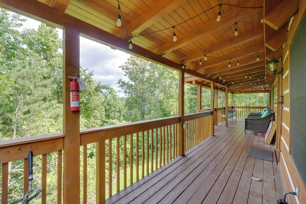 Hot Tub & Deck! 'bear Hugs Cabin' Near Gatlinburg