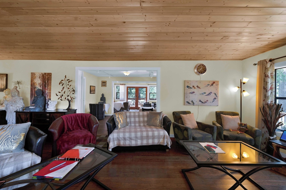 The Inn at Shasta Lake