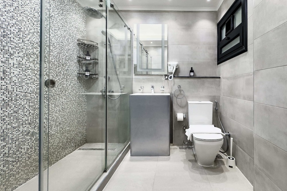 Xuru Stays I The Bold & Bright 3bdr Apt. 15 Min To Airport