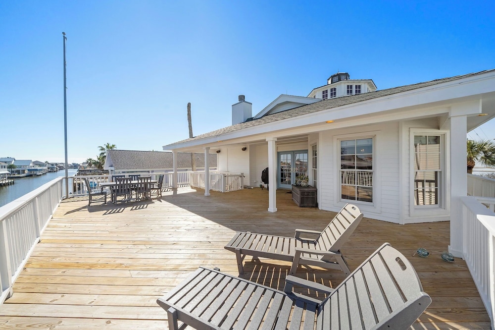 Reelview by Ryson Vacation Rentals