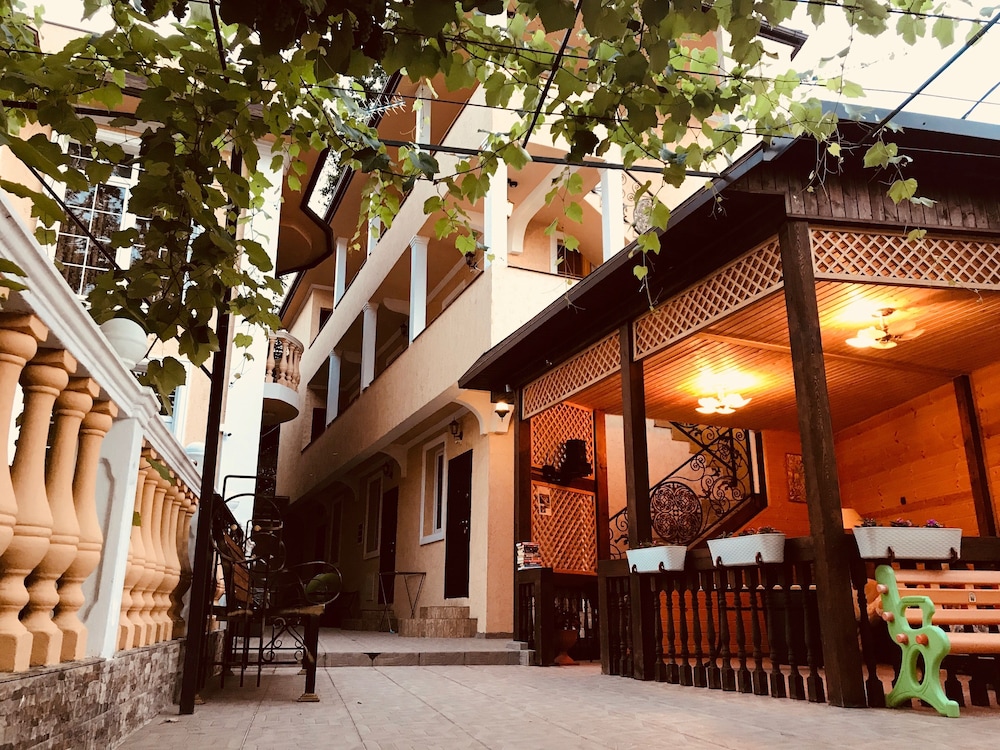 Tamriko Guest House