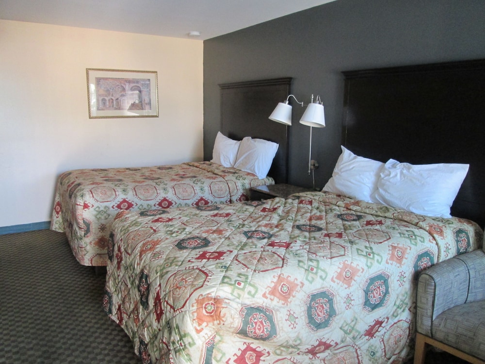 Delux Inn & Suites view 3