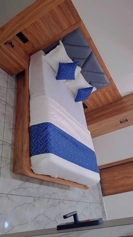 Hotel Revanta Inn