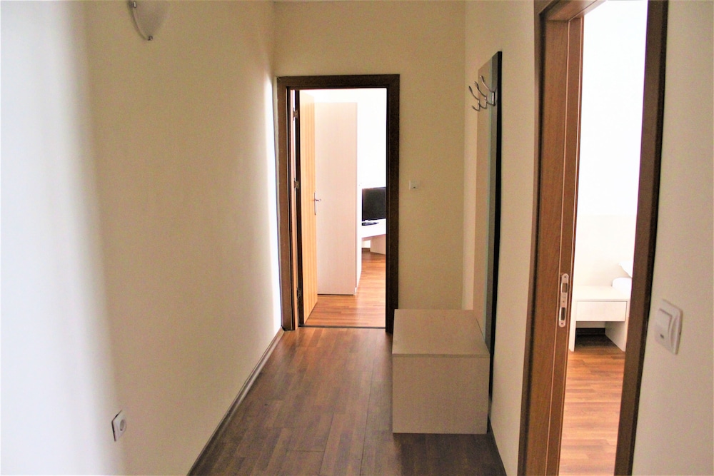 Photo 51