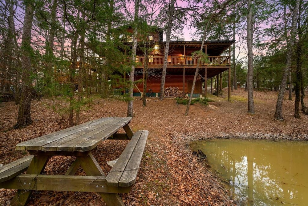 Cabin Creek Fire Pit Hot Tub view 5