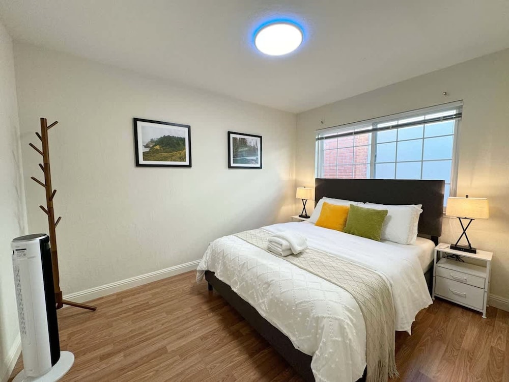 South SF Spacious Entire Unit With 3brs 3bth on 2F
