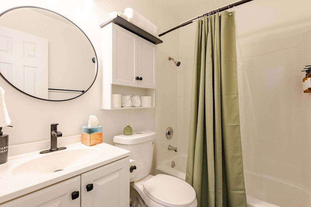 Modern 3br Townhouse Near Brushy Creek 3 Bedroom Duplex