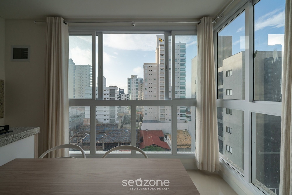 3BR Apt w/ Pool & gym 180m - Ltt803