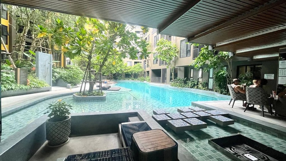 The Base - New Studio Great Location, Shared Pool