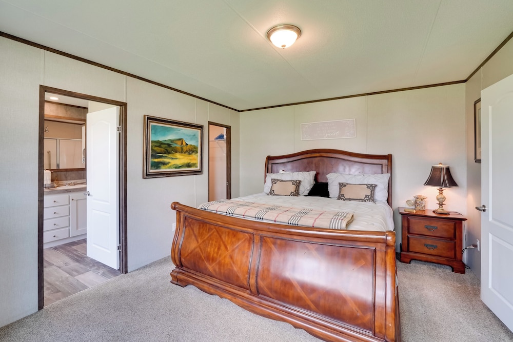 Peaceful Countryside Home w/ Yard in Hawley