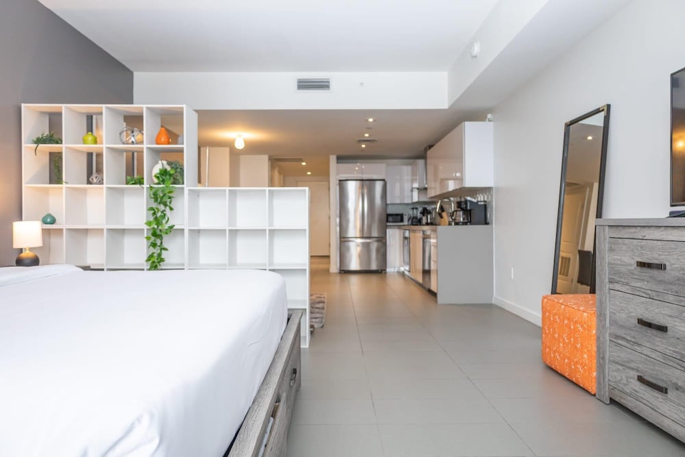 Miami Modern - Lux Amenities Pool Parking