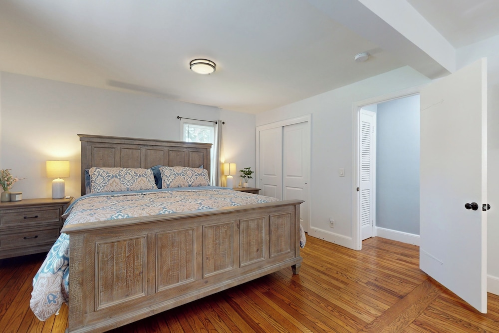3BR House w/ A/C & Patio, Near Stadium & Shops