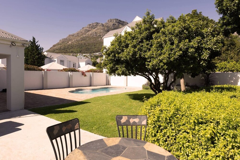 2 Bedroom Apartment, Princess Beach Club, Houtbay