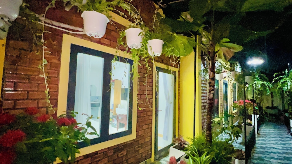Tween House