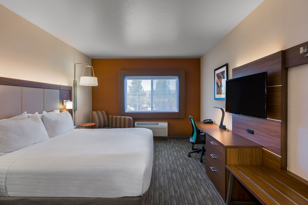 Holiday Inn Express Hotel  Suites Oroville Lake, an IHG Hotel - Property Image 3