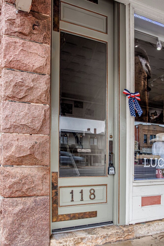 The Bank on Main St - Downtown Escape Featuring a Deck W/main St Views!