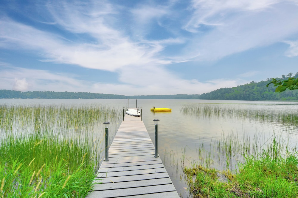 Swim Dock & Game Room: Lakefront Home in Siren!