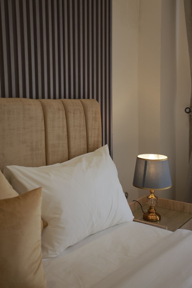 ZAR Luxury Suites Murree