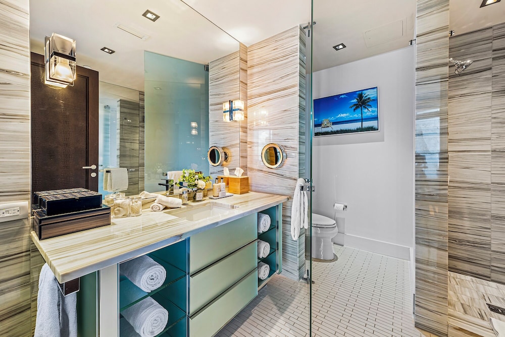 Luxury Vacation Rentals in South Beach by LRMB