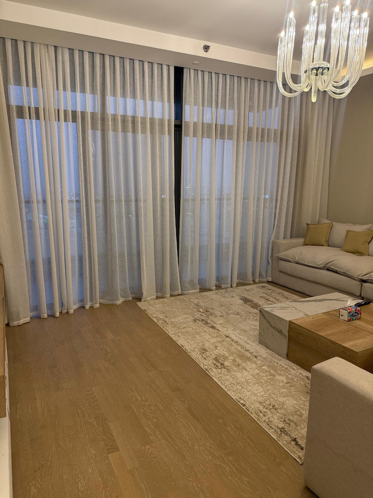 Alsawah Wide 3BR APT in aeon towers