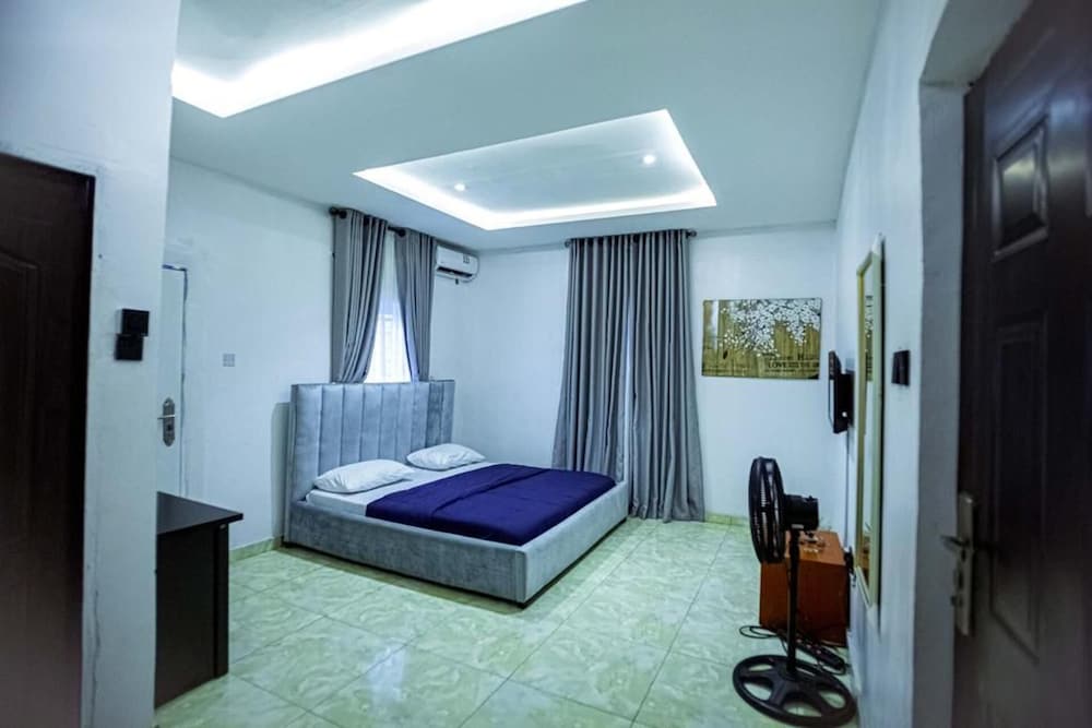 Immaculate 3-bed Duplex Apartment in Lagos view 3