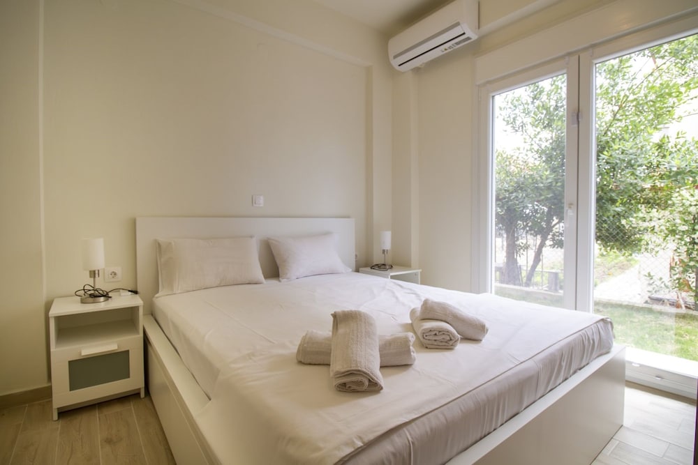 Nikiti Hideaway by Rentalspro