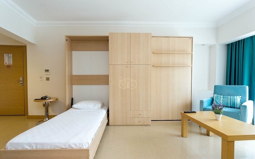 Aurasia Deluxe Hotel - Image 12