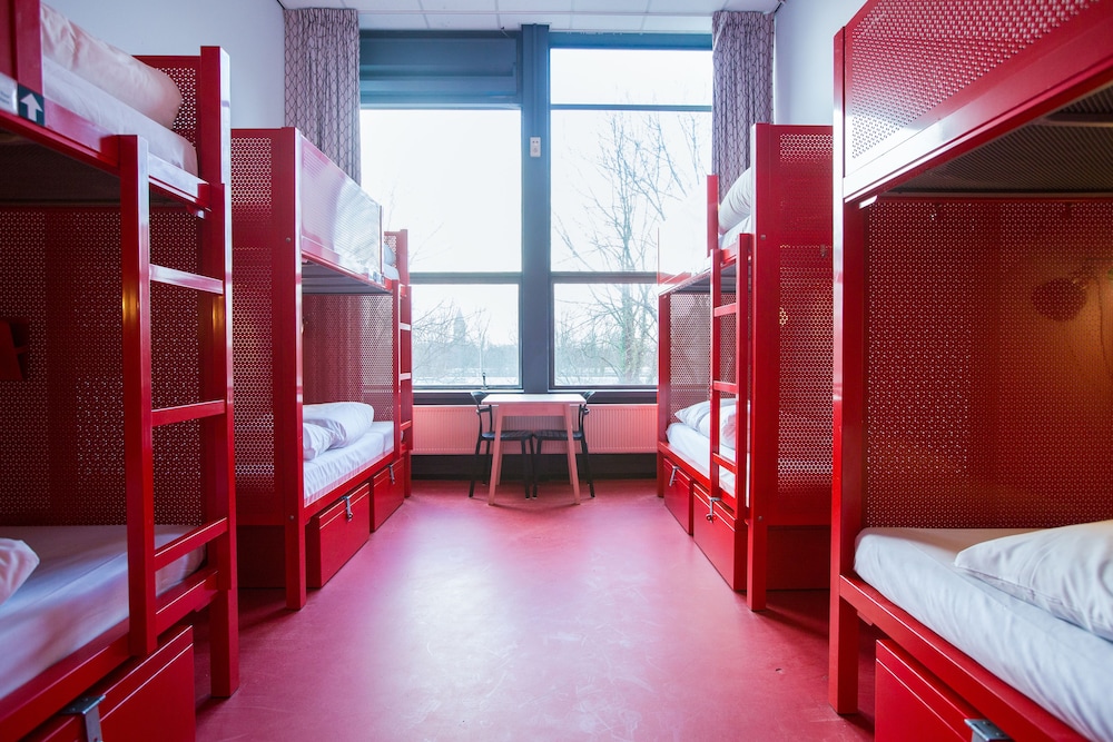 WOW Hostel Amsterdam