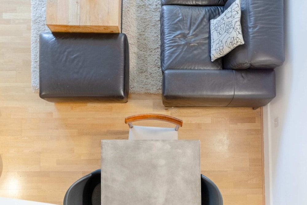 Chic 1BD Maisonette W/hot Tub, King's Cross!