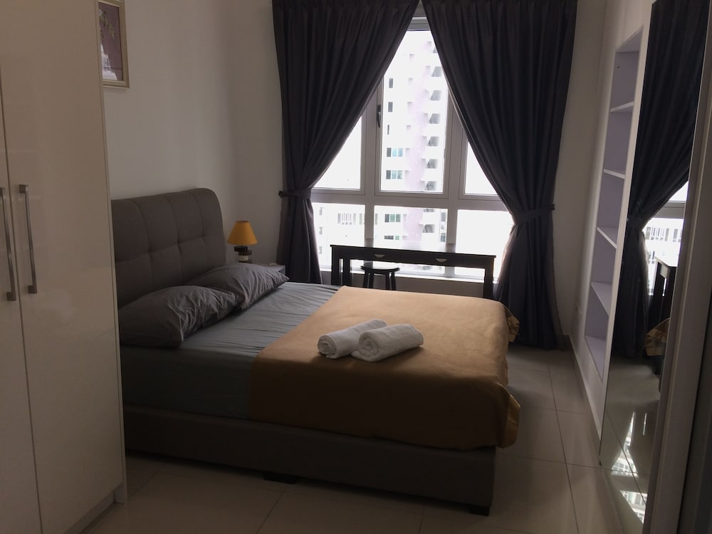 City Living with Panoramic Sea Views at Danga Bay