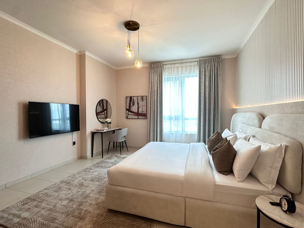 Durrani Homes – Minimal Luxe 3BR with Burj Khalifa and Fountain View (third room without partition)