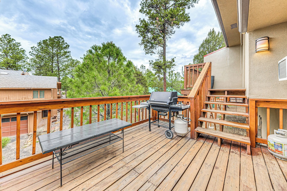 4 Mi to Dtwn: Cozy Family Condo in Ruidoso!