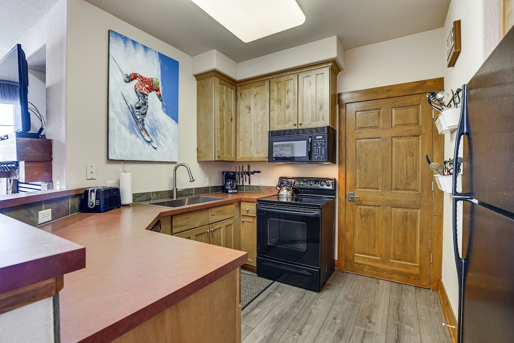 Ski-in/ski-out Granby Ranch Condo w/ Pool Access - Property Image 20