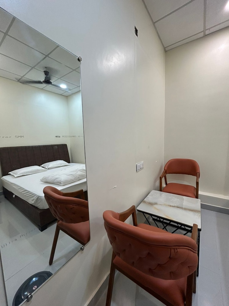 Hotel Wagheshwari