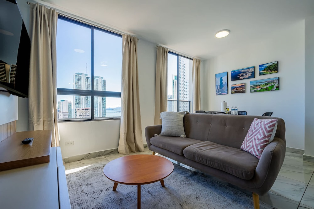 w Comfy 1BR w Great View in Calle 50