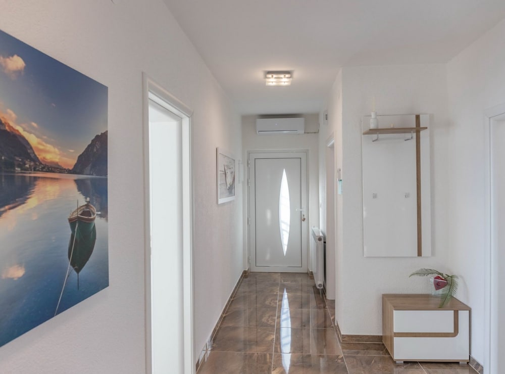Spacious Novi Vinodolski Apartments With Terrace and Shared Pool