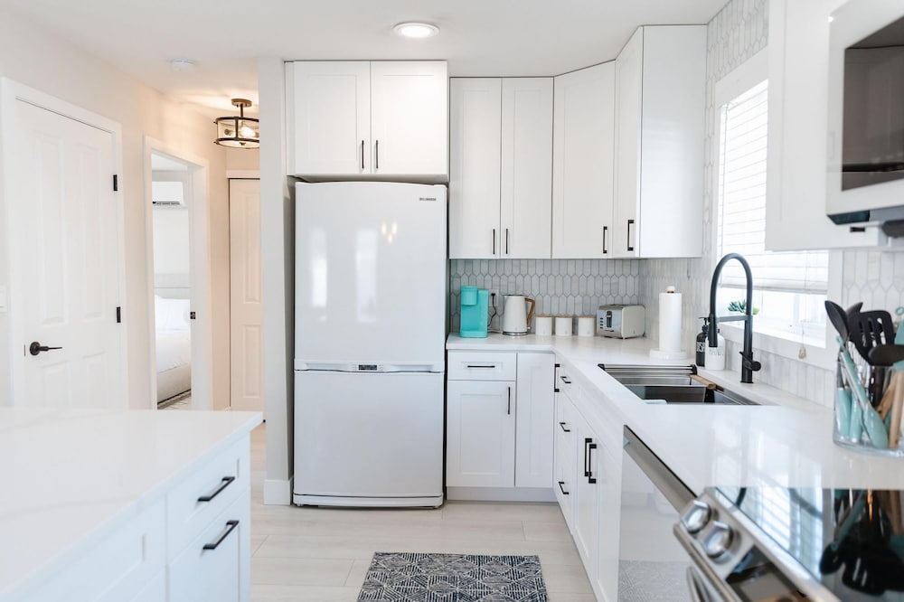 The Oxen - Dt Home w Putting Green and Tons of Parking - Image 2