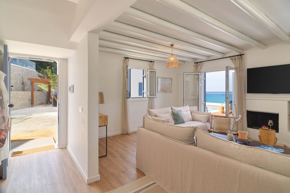 Villa Paradise Coastal Calm at Moonlight Villas