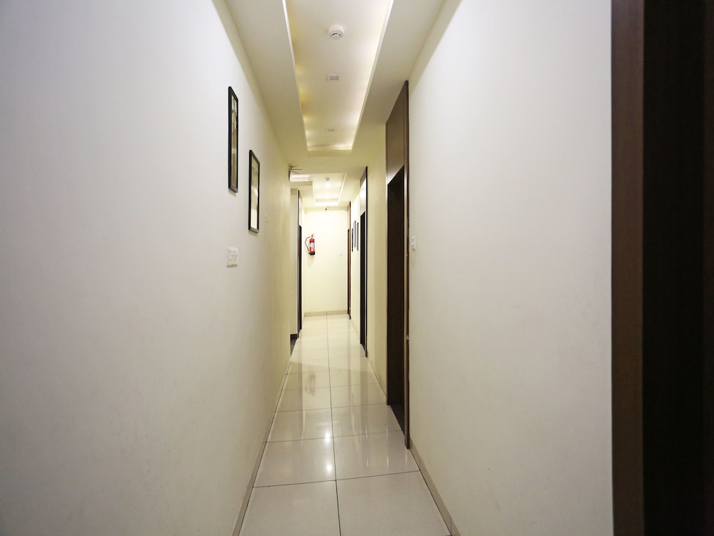 Capital O 5758 Hotel Square 36
