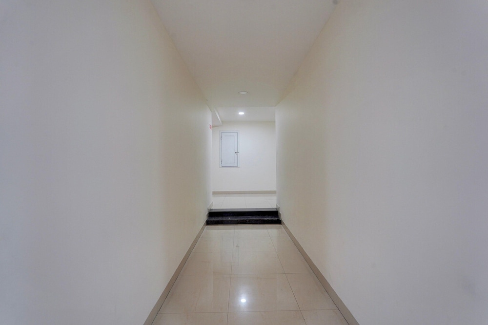 Poolside Retreat Near Sathyabama Chennai