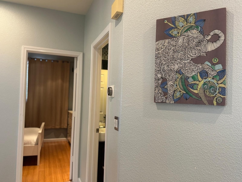 Large and Cozy Home 2BD 2BA Near SF