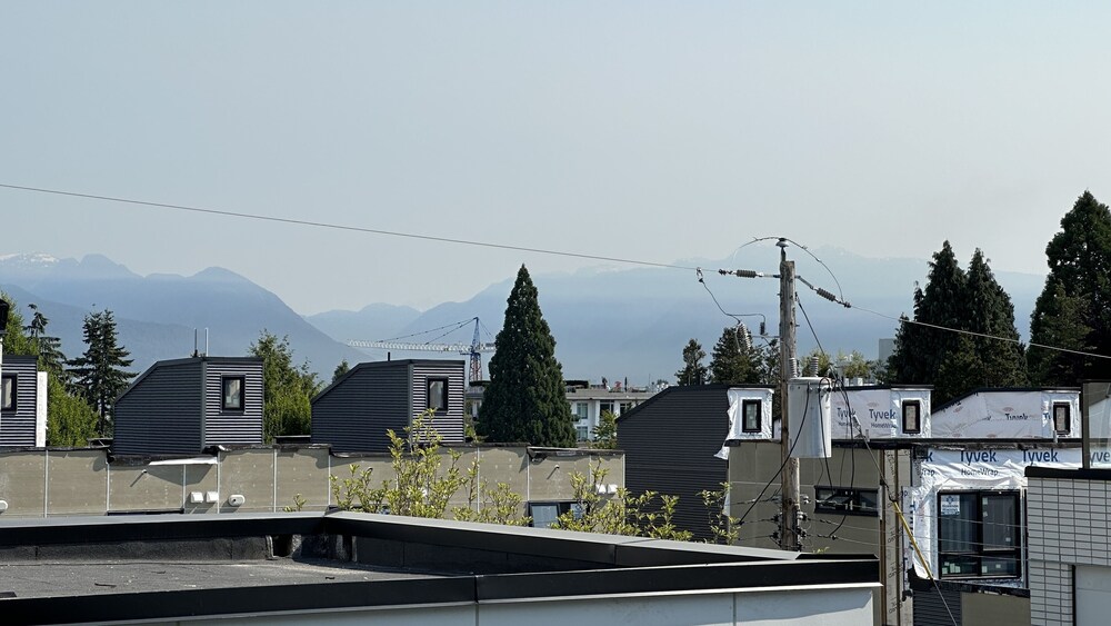 Vancouver Vacations - Ruby Red Cloud Homes Vancouver - Property Image 23