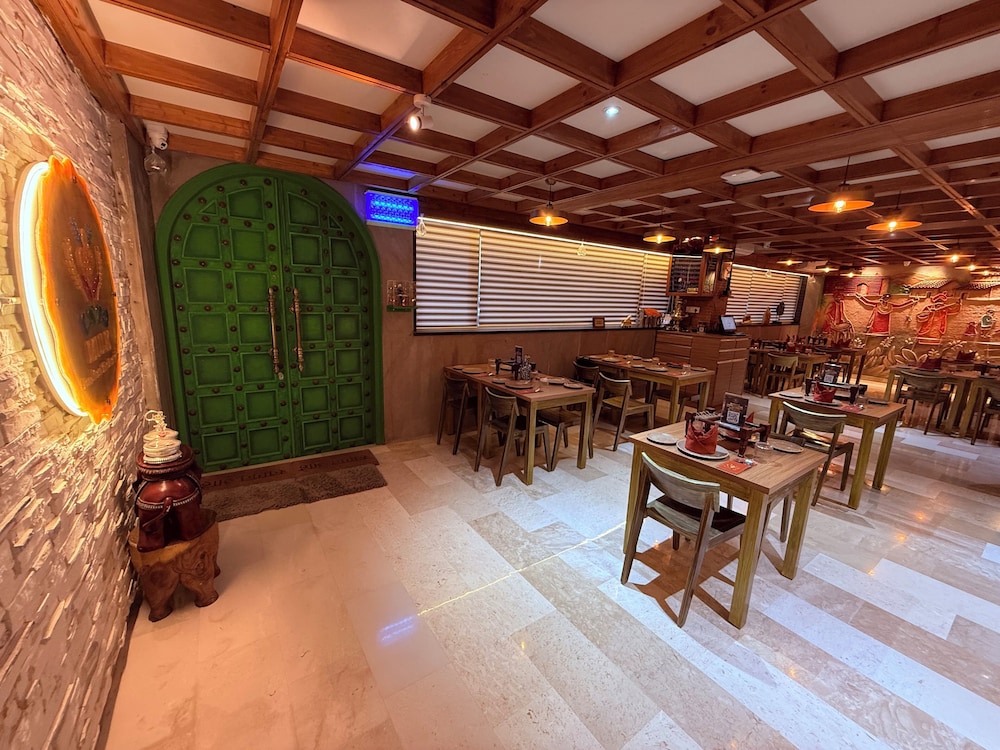 Ikonic Hotel - Bhushi Dam Lonavala