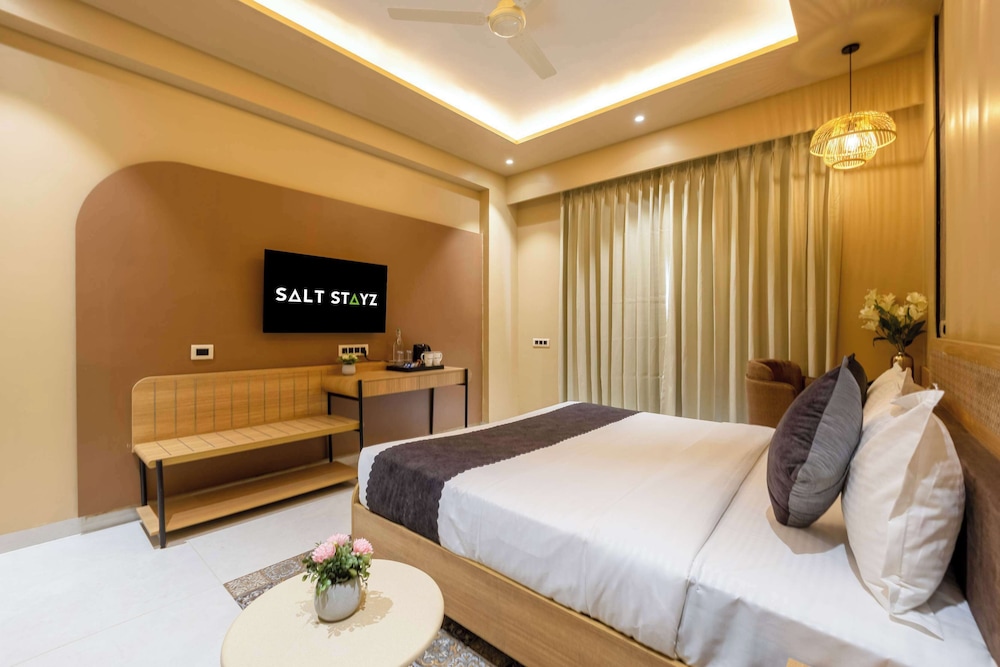 Saltstayz Premier - Sector 50 & Golf Course Ext Road