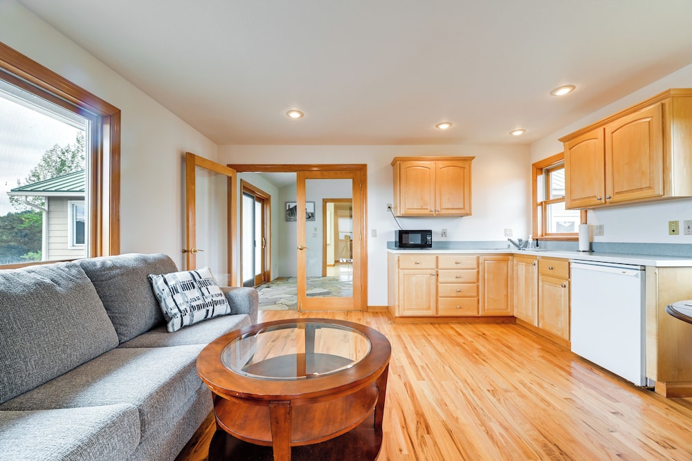 Romantic Vineyard Getaway in Oakland: Mtn Views!