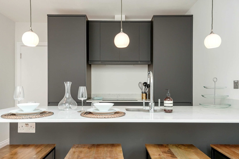 Lillie Road Residence B